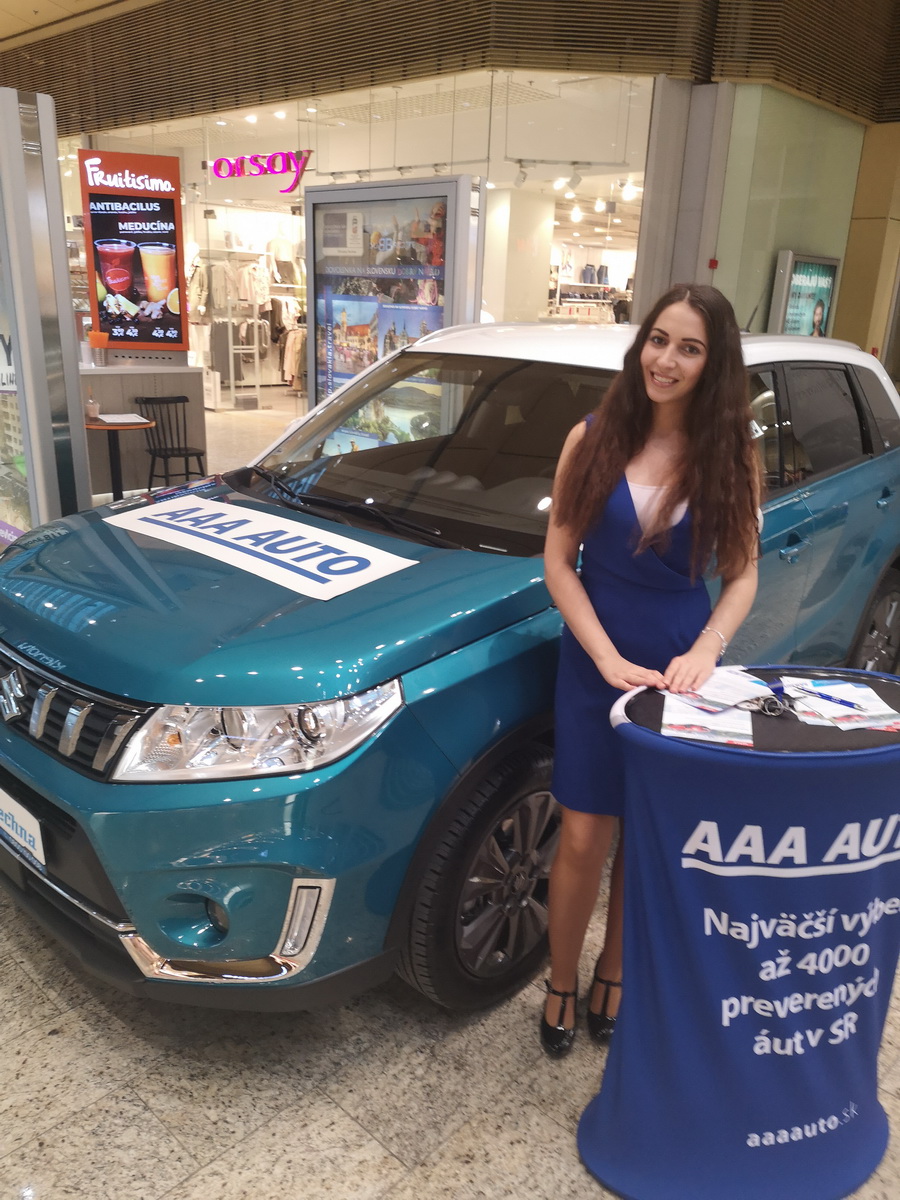 Hostessa w OC Aupark Żylina dla Autocentrum AAA AUTO
